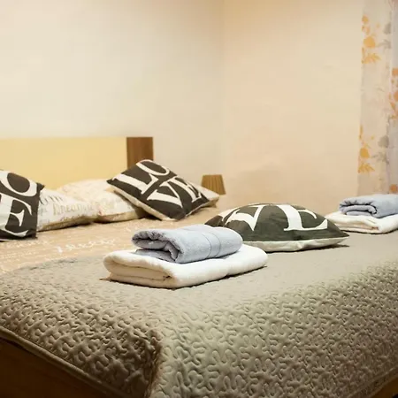 Apartment Apartman Flower *