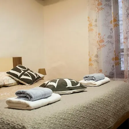 Apartment Apartman Flower